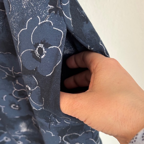 Pact Women's organic cotton Navy Floral V-Neck short sleeve comfortable Dress MD - Picture 6 of 12